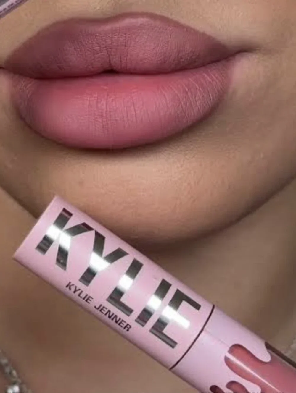 ❇️🧚‍♀️808 Kylie Cosmetics RARE Holiday 2022 Kylie Lipstick Ornament NWT